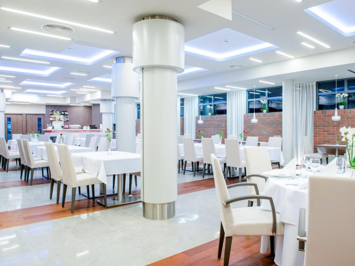 Hotel Kosma Kozmin 외부 사진